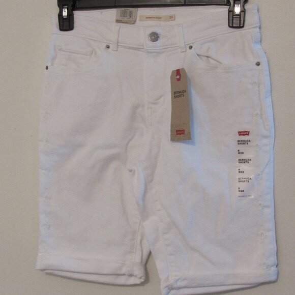 NWT Levi's Bermuda Shorts Women Sz 6/28 Cuffed Mid Rise White Embroidered Flower - Picture 1 of 9